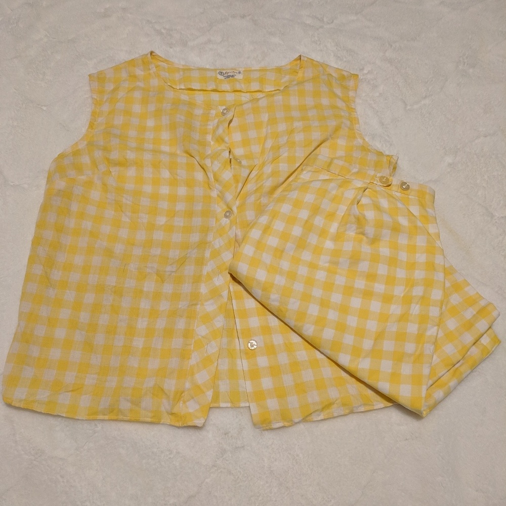 Vintage (1950s) button down top & matching shorts